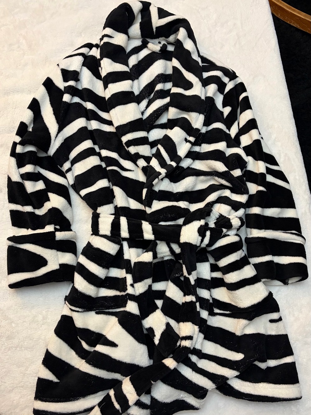 croft & barrow Black and White Zebra-Print Plush Robe